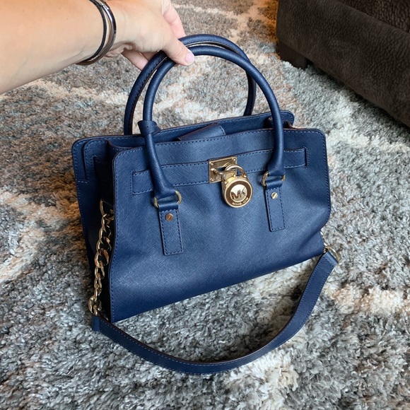 Michael Kors Handbags - Like new Michael kors purse w/ dust bag!